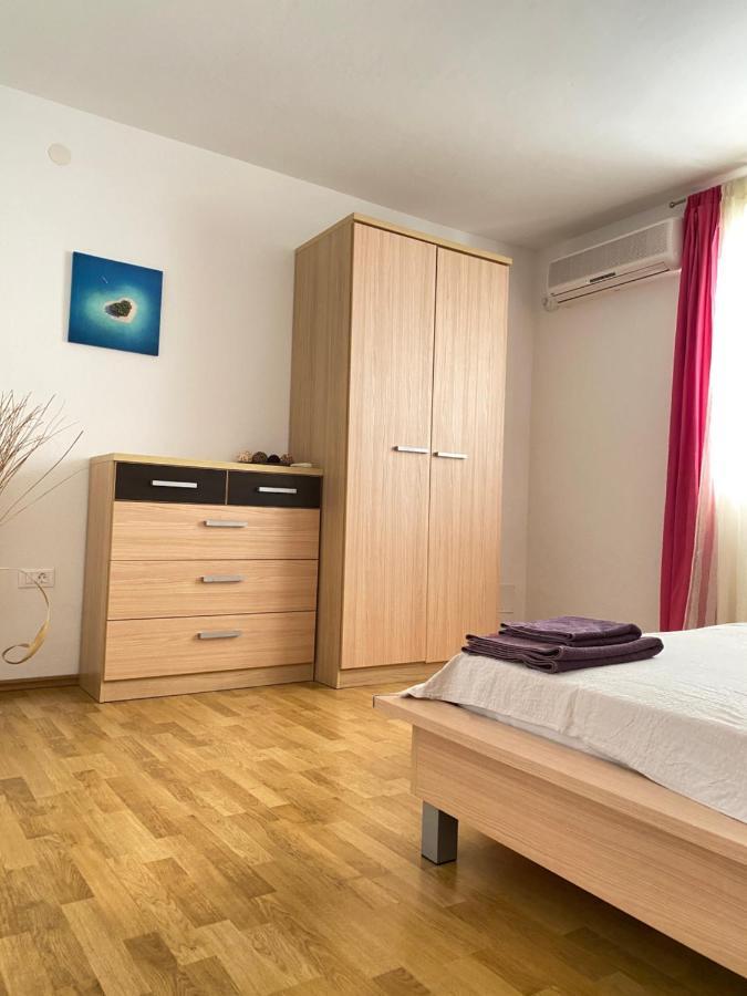 D.O.O. Yury Apartment Трогір Екстер'єр фото