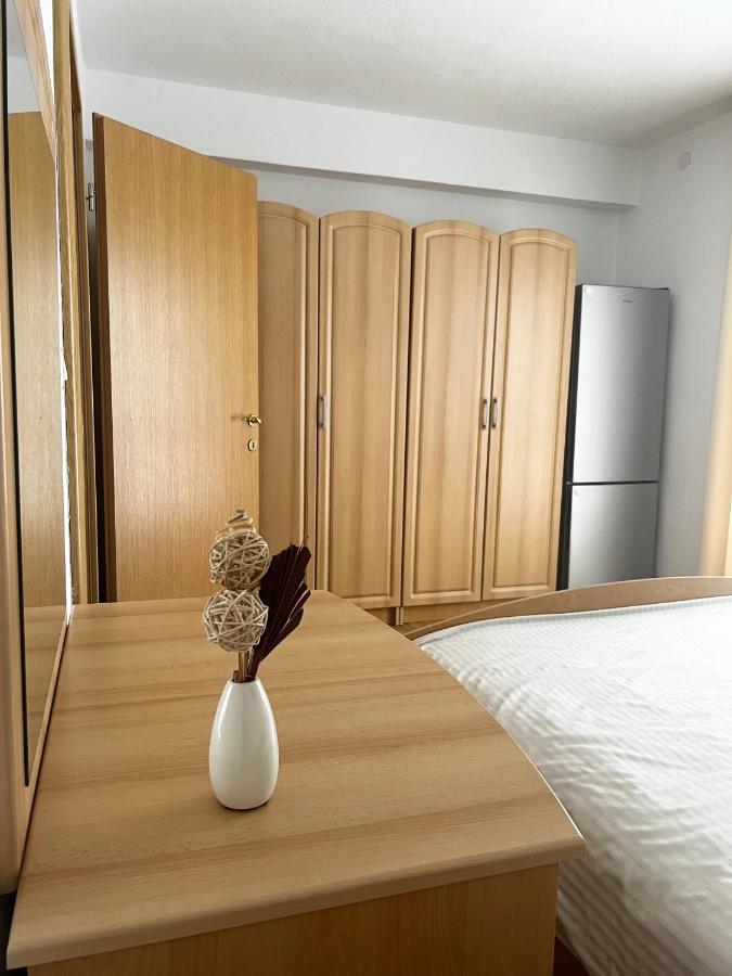 D.O.O. Yury Apartment Трогір Екстер'єр фото