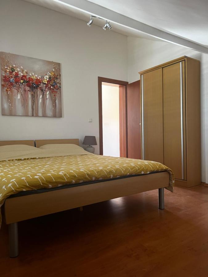 D.O.O. Yury Apartment Трогір Екстер'єр фото