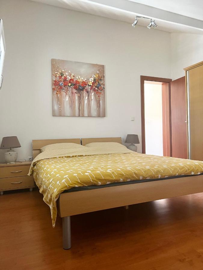 D.O.O. Yury Apartment Трогір Екстер'єр фото
