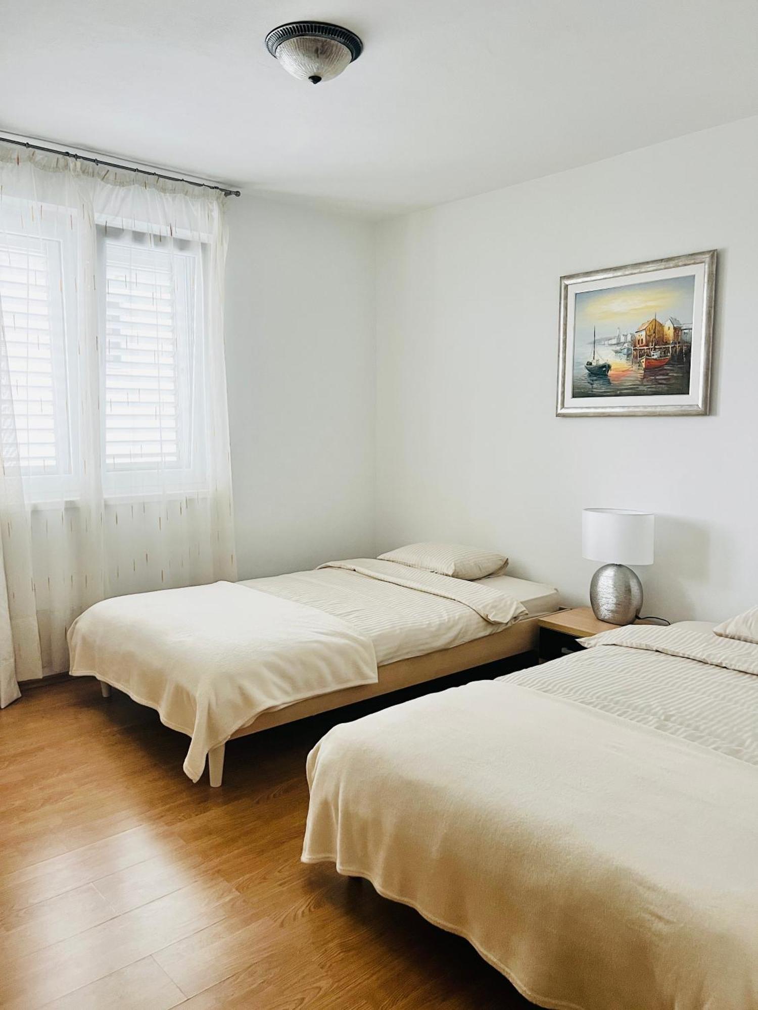 D.O.O. Yury Apartment Трогір Екстер'єр фото